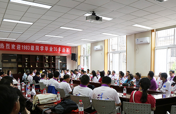 活动现场22222.jpg 活动现场22222.jpg